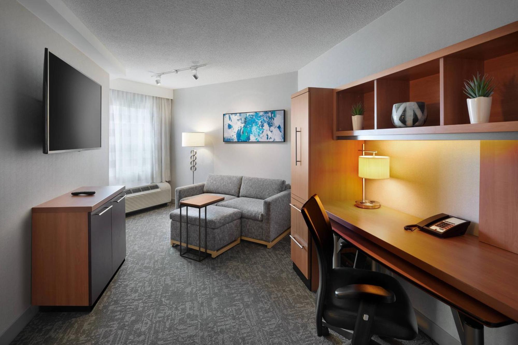Towneplace Suites By Marriott Mississauga-Airport Corporate Centre Exterior photo